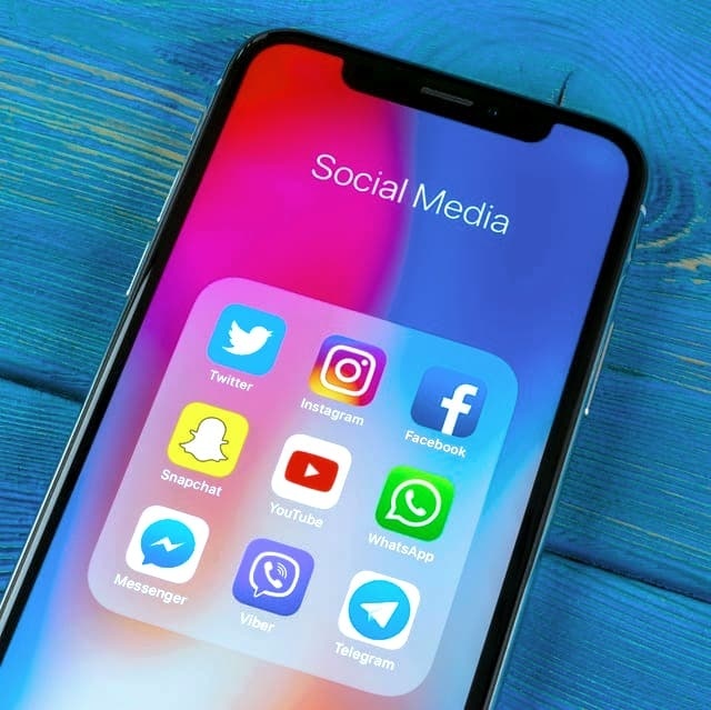 Is there a desktop app for WA web to enhance your experience? 6 Is there a desktop app for WA web to enhance your experience? 三